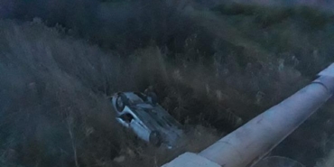 Aliağa'da otomobil köprüden uçtu, sürücü yaralandı