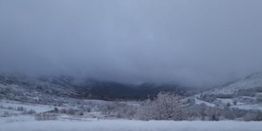 İzmir'de kar yağışını gören vatandaşlar şaşkına döndü
