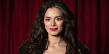 Özge Özpirinçci boy kilo kaç, dizileri, evli mi, eşi / sevgilisi kim, filmleri, aslen nereli?