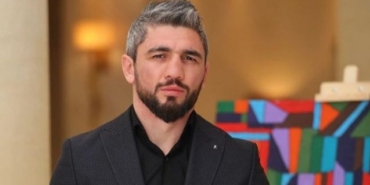 Yıldız Tilbe, Perihan Savaş, Altan Erkekli, Fox TV, Erkan Can, Güven Kıraç, Metin Akpınar, Funda Arar, Musa Uzunlar