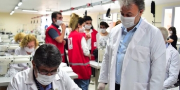 Bornova Belediyesinden vatandaşlara 500 bin maske