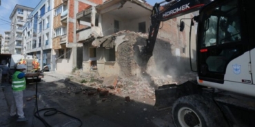 Karşıyaka, izmir, Karşıyaka Belediyesi, Cemil Tugay