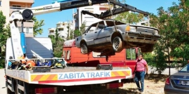 Narlıdere'de hurda araçların toplanmasına başlandı