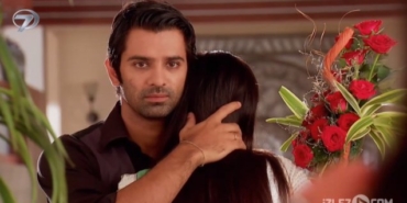 Bir Garip Aşk 65 bölüm fragmanı özeti Arnav’ın sürprizi Bir Garip Aşk yeni bölüm fragmanı Kanal 7