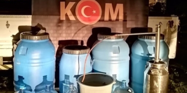 İzmir Çeşme’de 740 litre kaçak içki ele geçirildi