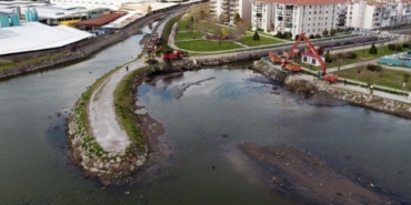 İzmir Çiğli Ataşehir Mahallesi’nde Büyük Çiğli Deresi çalışması