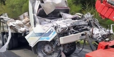 İzmir Kemalpaşa’da kamyon devrildi: Bülent Öz hayatını kaybetti