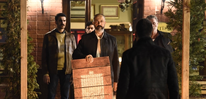 Mine Tugay, Kanal D, Fikret Kuşkan, Deniz Uğur, Ozan Dolunay, Simay Barlas, Zalim İstanbul