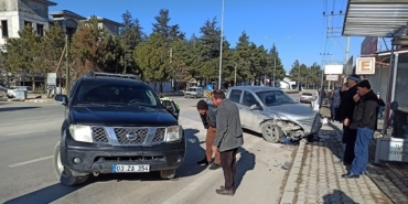 Afyon Şuhut Kurtuluş Mahallesi’nde trafik kazası: 1 yaralı