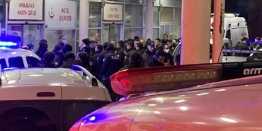 İzmir Karabağlar Yeşilyurt Polat Caddesi’nde 1 polis ve 7 ESHOT personeli bıçaklandı
