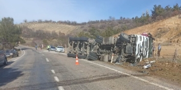 Manisa Akhisar Yeğenoba Mahallesi trafik kazası: Tanker ile otomobil çarpıştı