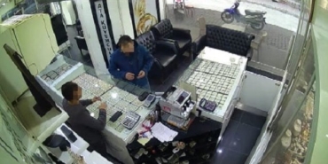 İzmir Ödemiş kuyumcu hırsızlığı güvenlik kamerasında