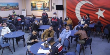 İzmir Bornova Egemenlik Mahallesi kumar baskını: İzmir Kolpaçino kumarhanesine baskın