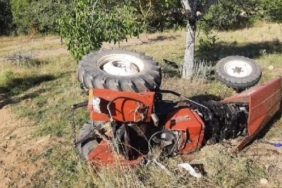 Kütahya Simav Balıkesir karayolunda Ahmetli trafik kazası: 2 ölü, 8 yaralı