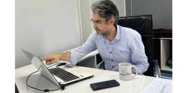 Doç. Dr. Atacan Emre Koçman'dan yüz ve boyun germe ameliyatı açıklaması