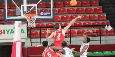 Basketbol Şampiyonlar Ligi: Pınar Karşıyaka: 83 - Reggio Emilia: 76