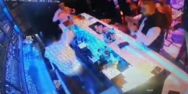 İzmir Konak Çankaya Şehit Fethi Bey Caddesi’nde gece kulübünde silahlı kavga dehşeti