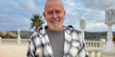 Doya Doya Moda Uğurkan Erez aslen nereli boyu kaç burcu ne evli mi eşi sevgilisi kim?