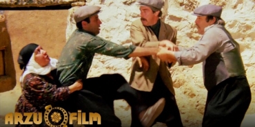 Kibar Feyzo filmi nerede çekildi kaç yılında çekildi hangi kanalda oynuyor oyuncuları isimleri