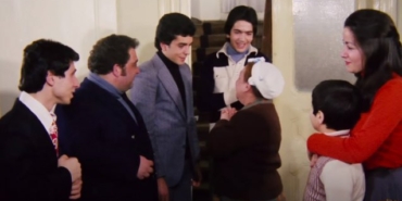 Neşeli Günler filminin çekildiği ev yer nerede çekilmiştir ne zaman hangi yıl çekildi oyuncuları kim?