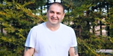 Şafak Sezer aslen nereli boyu kaç burcu ne evli mi eşi kim Şafak Sezer filmleri dizileri