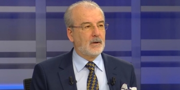 Hulki Cevizoğlu aslen nereli biyografi hangi partili evli mi eşi kim çocuğu var mı kitapları