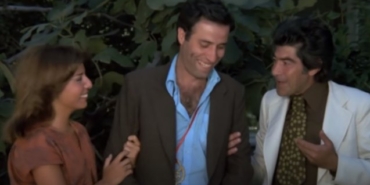 Köşeyi Dönen Adam filmi nerede çekildi ne zaman kaç yılında çekildi oyuncuları Şükran kim neden yasaklandı?