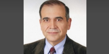 Prof. Dr. Mustafa Erdik kimdir nereli memleketi kaç yaşında kitapları hangi liseden mezun?