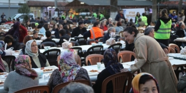 İzmir Efes Selçuk’ta İftar Kart ile Ramazan dayanışması büyüyor