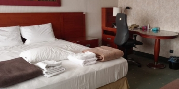 İzmir eski Hilton Oteli binası depremzedelere açıldı