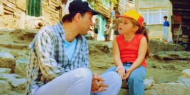 Kemal Sunal Garip filmi nerede çekildi kaç yılında çekildi hangi kanalda oynuyor oyuncuları Fatoş kim?