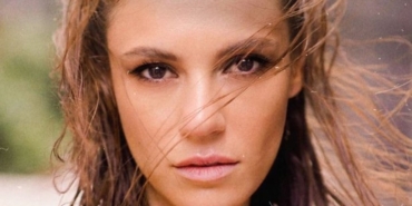 Yüsra Geyik aslen nereli burcu ne evli mi eşi sevgilisi kimdir oynadığı filmleri ve tv dizileri