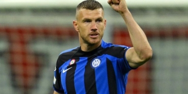 Edin Dzeko aslen nereli evli mi eşi kim burcu ne Edin Dzeko hangi takımlarda oynadı kaç gol attı