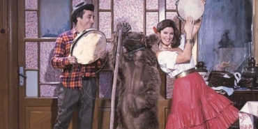 Gırgıriyede Cümbüş Var nerede çekildi oyuncuları isimleri kaç yılında çekildi hangi kanalda oynuyor?