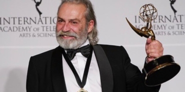 Haluk Bilginer aslen nereli burcu ne evli mi eşi sevgilisi kim oynadığı filmleri ve tv dizileri