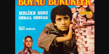 Boynu Bükükler filmi nerede çekildi kaç yılında çekildi oyuncuları isimleri hangi kanalda oynuyor?