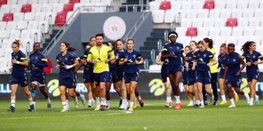 Fenerbahçe Kadın Futbol Takımı 13 oyuncu ile sözleşme yeniledi