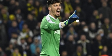 Altay Bayındır aslen nereli hangi takıma gitti hangi takımda oynuyor oynadığı takımlar