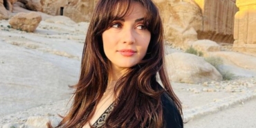 Burcu Özberk aslen nereli burcu ne boyu kaç evli mi eşi sevgilisi kim oynadığı diziler filmler