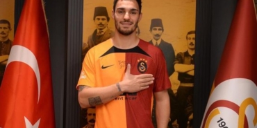 Kaan Ayhan aslen nereli hangi takımdan geldi hangi takımlarda oynadı evli mi eşi kimdir?