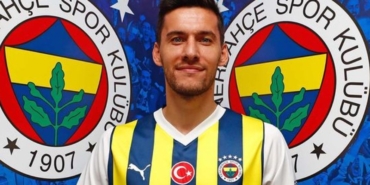 Umut Nayir aslen nereli evli mi eşi kim Umut Nayir hangi takımlarda oynadı kaç gol attı?