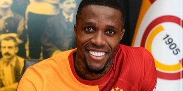 Wilfried Zaha hangi takımlarda oynadı kaç gol attı aslen nereli evli mi eşi kimdir burcu ne?