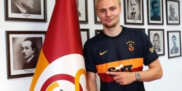 Victor Enok Nelsson aslen nereli hangi takımdan geldi hangi takımlarda oynadı kaç gol attı?