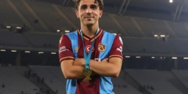 Abdülkadir Ömür aslen nereli evli mi eşi kim hangi takımdan geldi hangi takımlarda oynadı kaç gol attı?