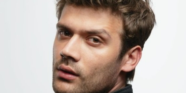 Caner Topçu aslen nereli burcu ne boyu kaç evli mi eşi kimdir oynadığı tv dizileri filmleri