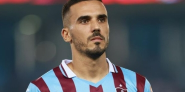 Dimitris Kourbelis aslen nereli evli mi hangi takımdan geldi hangi takımlarda oynadı kaç gol attı?