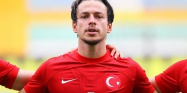 Enis Destan aslen nereli evli mi hangi takımdan geldi hangi takımlarda oynadı kaç gol attı?