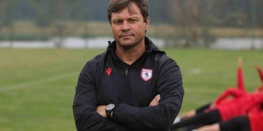 Ertuğrul Sağlam aslen nereli burcu ne evli mi eşi kim hangi takımı çalıştırıyor oynadığı takımlar