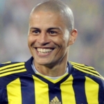 Alex de Souza toplam kaç gol attı hangi takımlarda oynadı kaç yaşında futbolu bıraktı aslen nereli?