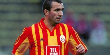 Gheorghe Hagi toplam kaç gol attı hangi takımlarda oynadı kaç yaşında futbolu bıraktı aslen nereli?